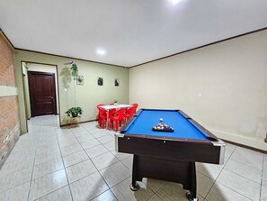 Billiards - Hostel La Cali Inn  (San José)