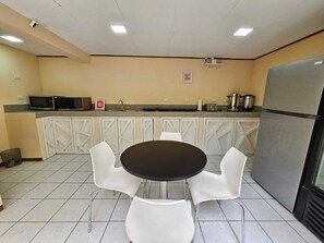 Fridge, microwave
