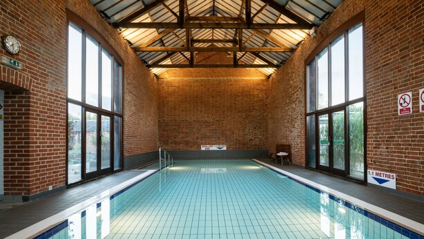 Innenpool, beheizter Pool