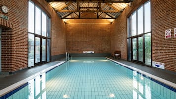 Indendørs pool, opvarmet pool