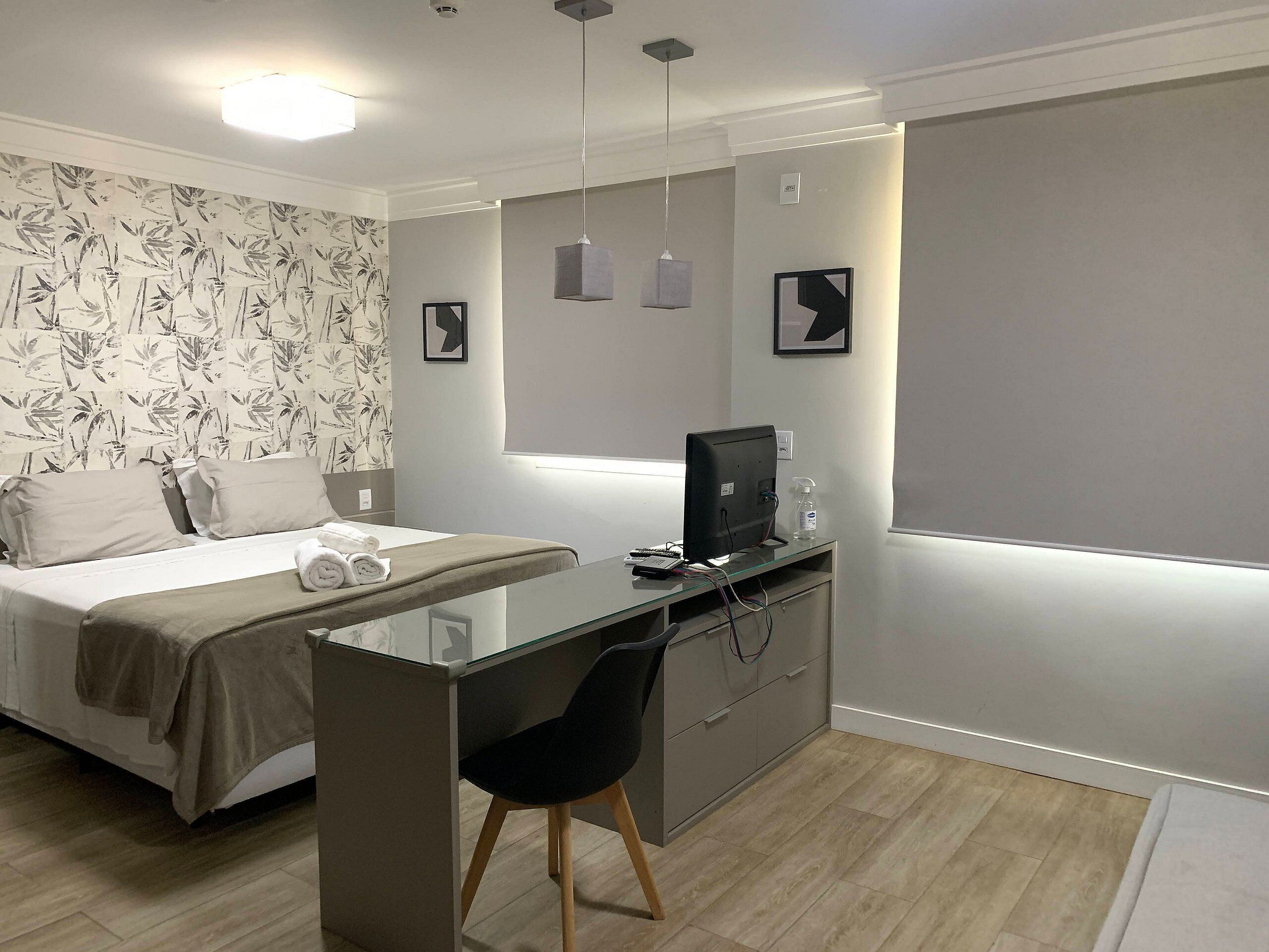 ตู้นิรภัยในห้องพัก, เตารีด/โต๊ะรีดผ้า, Wi-Fi ฟรี