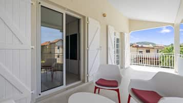 6 bedrooms