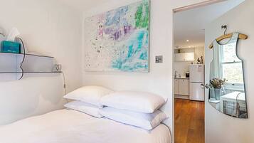 Basic Apartment | 1 bedroom, iron/ironing board, bed sheets