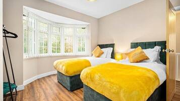 House | 3 bedrooms, free WiFi, bed sheets