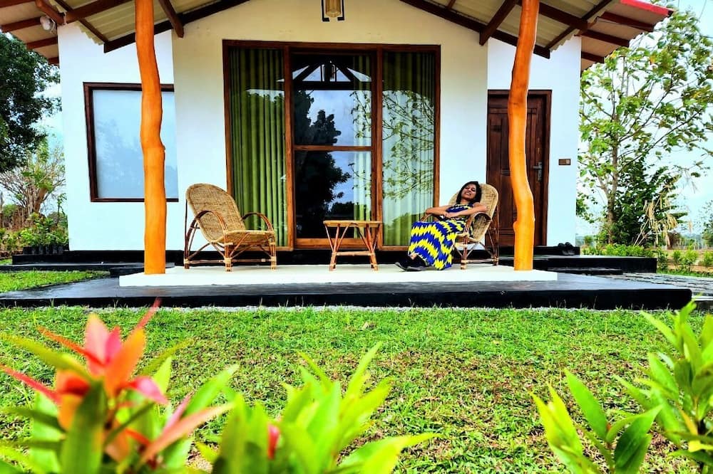 Wild Waves Kumana Safari & Surf Resort