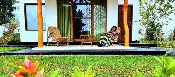 Wild Waves Kumana Safari & Surf Resort