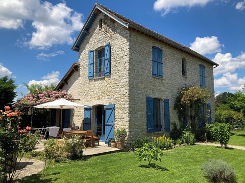 Maison de Campagne Avec Piscine Dans un Village de Charme à 1h de Paris en Train