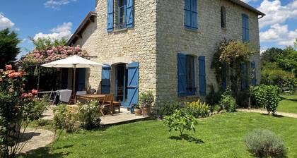 Maison de Campagne Avec Piscine Dans un Village de Charme à 1h de Paris en Train