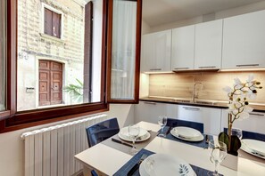 Apartment - White Flowers by Wonderful Italy (Venice)