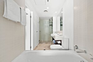 Căn hộ | 1 phòng ngủ, bàn, bàn ủi/dụng cụ ủi quần áo 