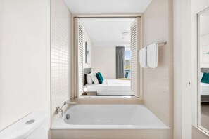 Hus | 1 sovrum, skrivbord, strykjärn/strykbräda och internet