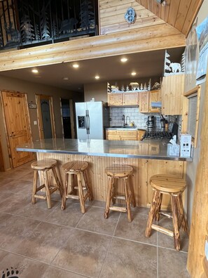 Mikrovågsugn, ugn, spishäll och diskmaskin