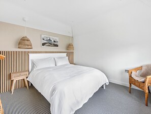 4 bedrooms, free WiFi, bed sheets