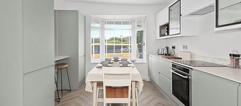 4 bedroom accommodation in Preston