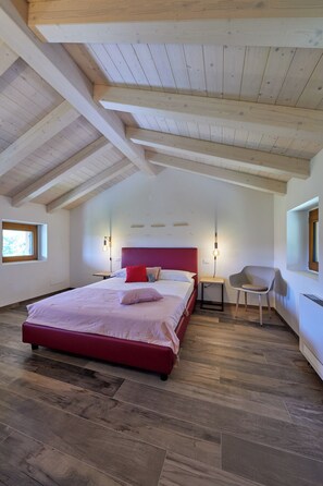 Deluxe Duplex, 1 Bedroom | Premium bedding, memory foam beds, minibar, in-room safe - Tenuta Della Casa (Cormons)