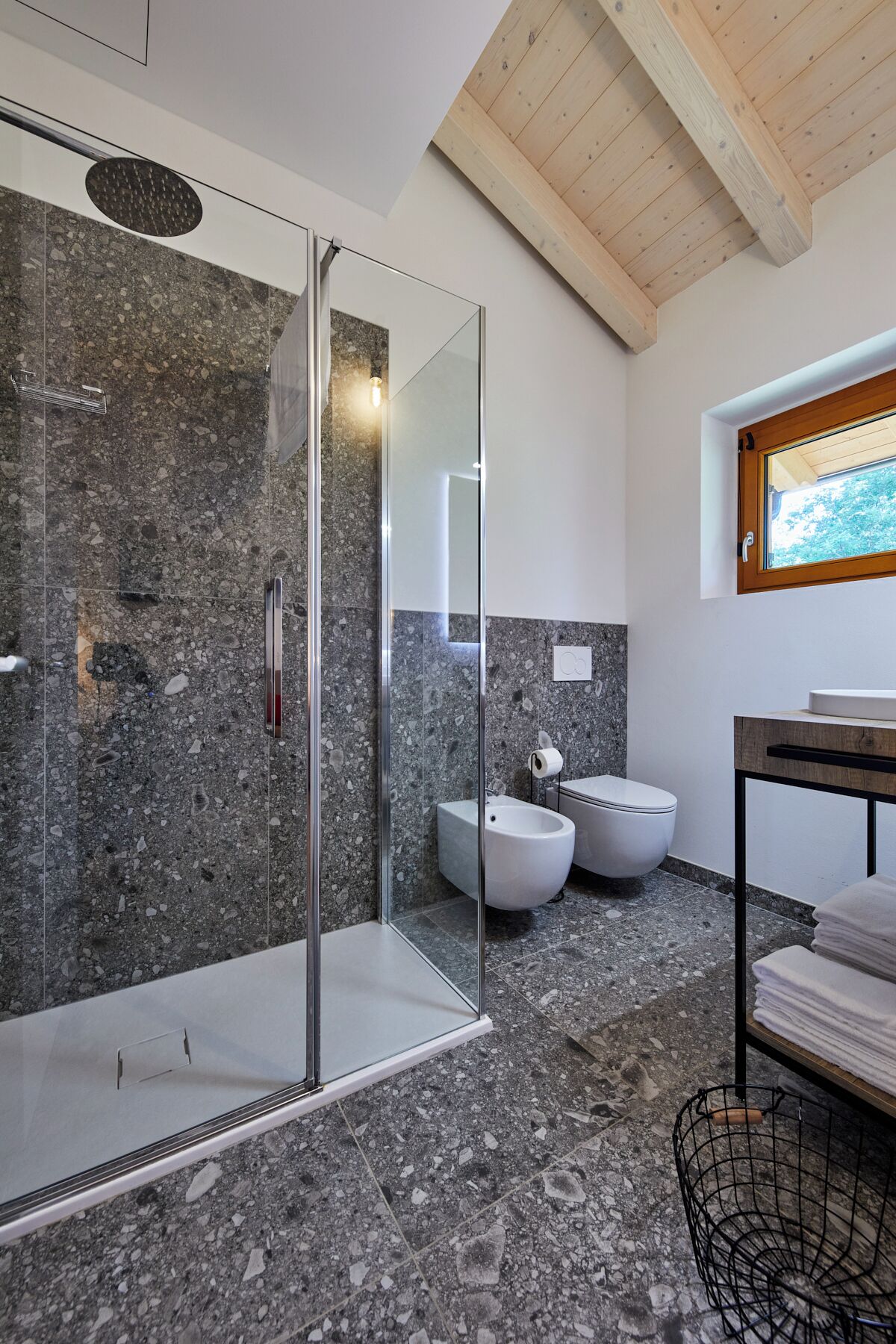 Panoramic-Doppelzimmer, 1 Schlafzimmer | Badezimmer | Dusche, Regendusche, kostenlose Toilettenartikel, Haartrockner