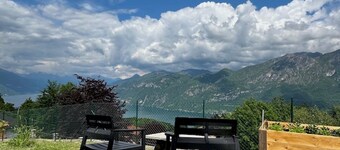 Villa D'ALBA with spectacular views of the mountains and Lake Como KING suite