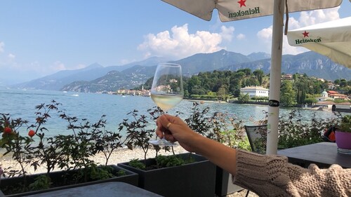 Villa D'ALBA with spectacular views of the mountains and Lake Como KING suite