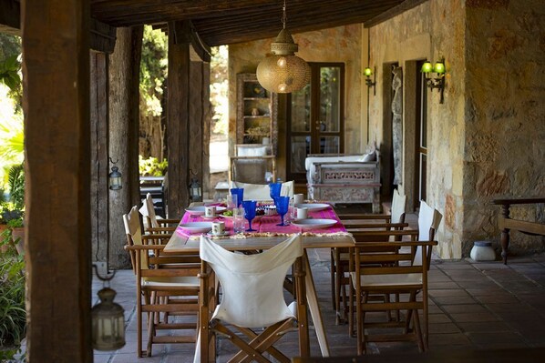 Outdoor dining