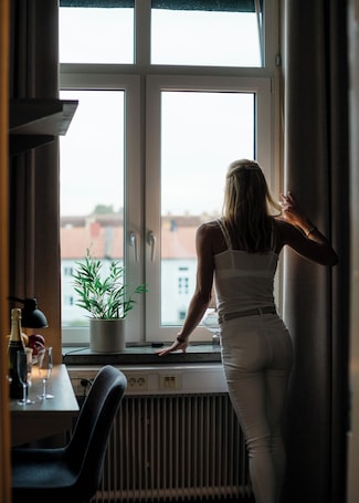 Single Room | Desk, laptop workspace, blackout drapes, free WiFi