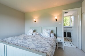 1 dormitori, escriptori i wifi 