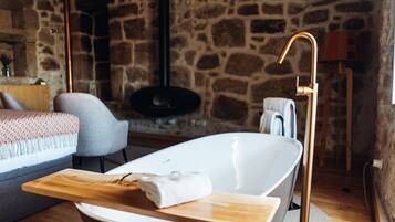 1 bedroom, iron/ironing board, internet