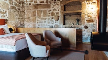 1 bedroom, iron/ironing board, internet