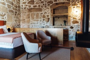 1 makuuhuone, silitysrauta/-lauta, internet