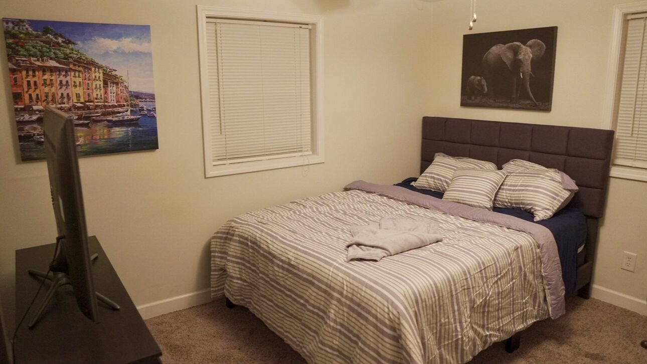 Cozy 2 Bedroom House with Recording Space in Nashville