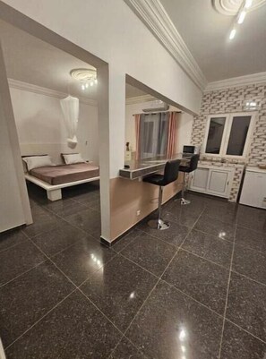 1 dormitorio, tabla de planchar con plancha, wifi