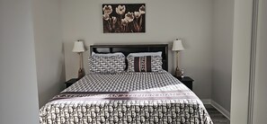 2 bedrooms, iron/ironing board, WiFi, bed sheets