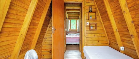 Chalet Familial, balcon, vue montagne | 2 chambres, Wi-Fi gratuit, draps fournis