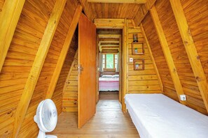 Familienchalet, Balkon, Bergblick | 2 Schlafzimmer, kostenloses WLAN, Bettwäsche