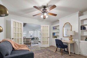 Smart TV - Spacious 3+ bedroom home in a quiet cul-de-sac near I35 in Norman (Norman)