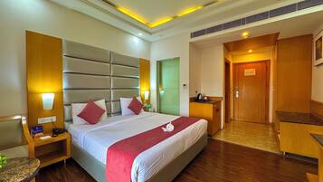 Royal Double Room | 1 bedroom, desk, laptop workspace, iron/ironing board