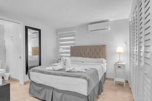 1 bedroom, desk, free WiFi - 4 - Seaside Oasis Beachside Bliss (Lauderdale-by-the-Sea)