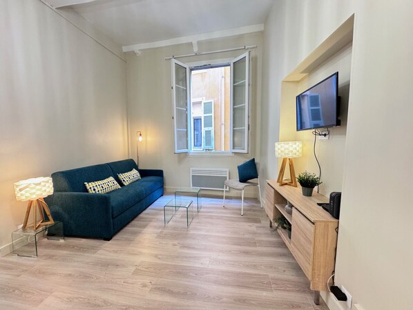 Living area - cocon du moulin (Niza)