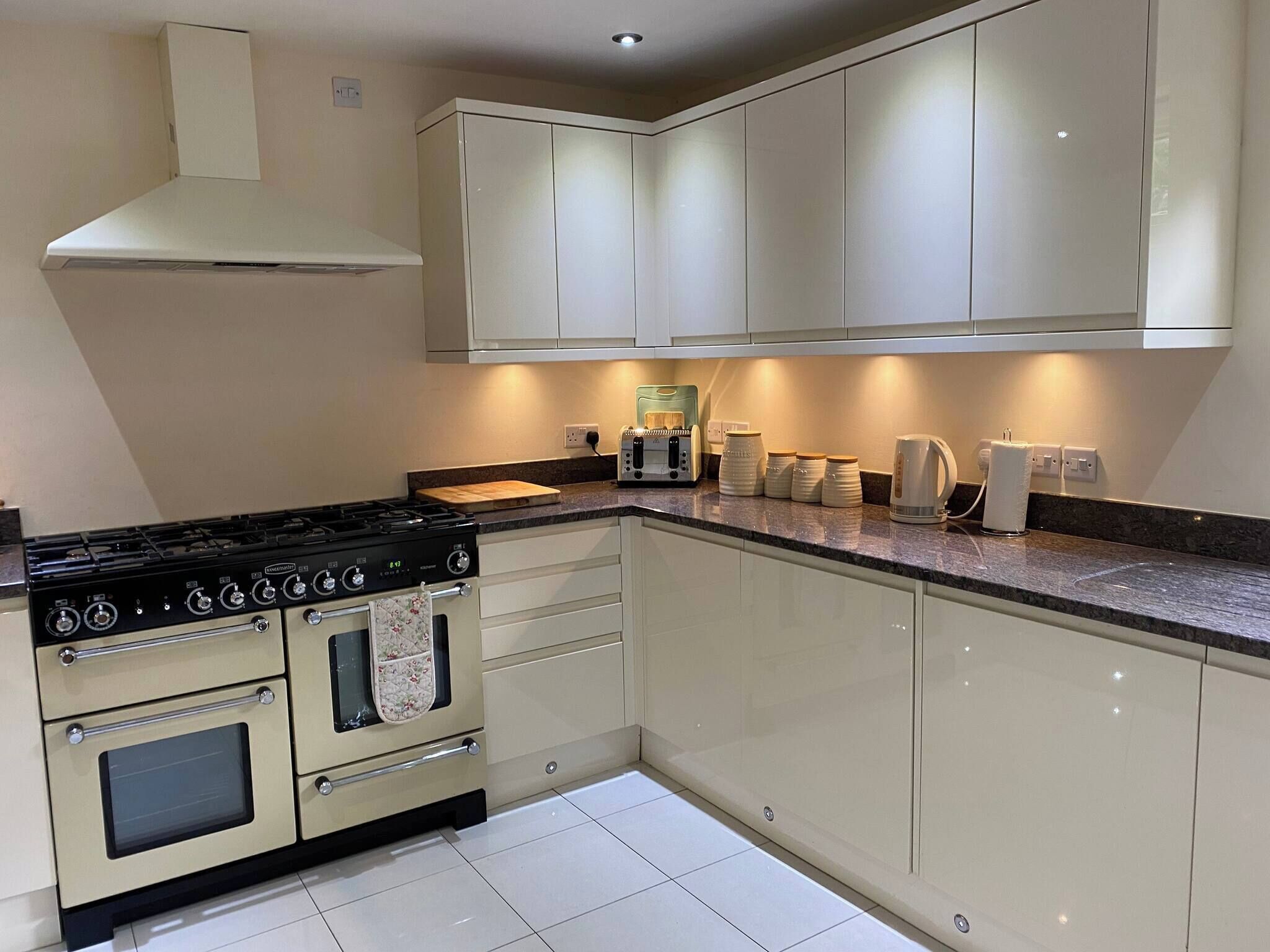 Rumah, 4 kamar tidur, patio, pemandangan kota | Dapur pribadi