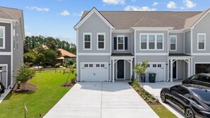 Exterior - Golf-range View- Slps 11-Beach Shuttle-Grill- Pool (North Myrtle Beach)