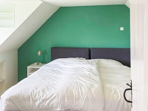 3 bedrooms, free WiFi, bed sheets