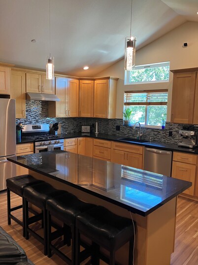 Newly Built Westside Paradise 4-bedroom house in Ukiah