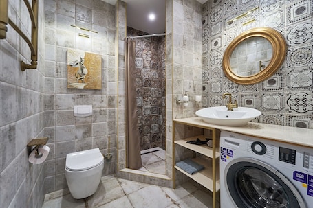 Shampoo. Apartment Art House
