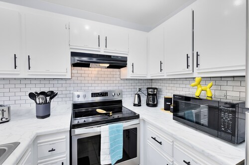 *Galaxy Getaway* *NASA*, Pool, BBQ, Gym, Arcade