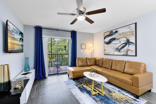 Smart TV, offices - *Galaxy Getaway* *NASA*, Pool, BBQ, Gym, Arcade (Titusville)