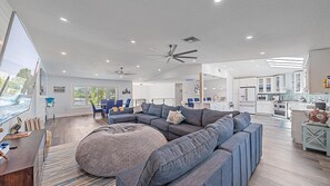 Smart-TV, videospill, DVD-spiller og fotballspill