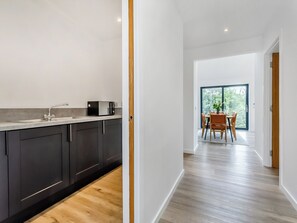 Unclassified image, 4 of 27, button