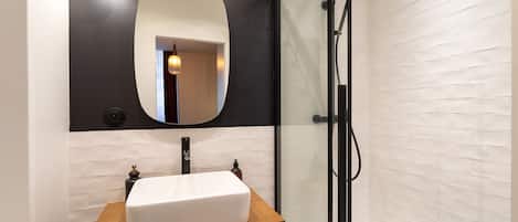 Hair dryer, towels