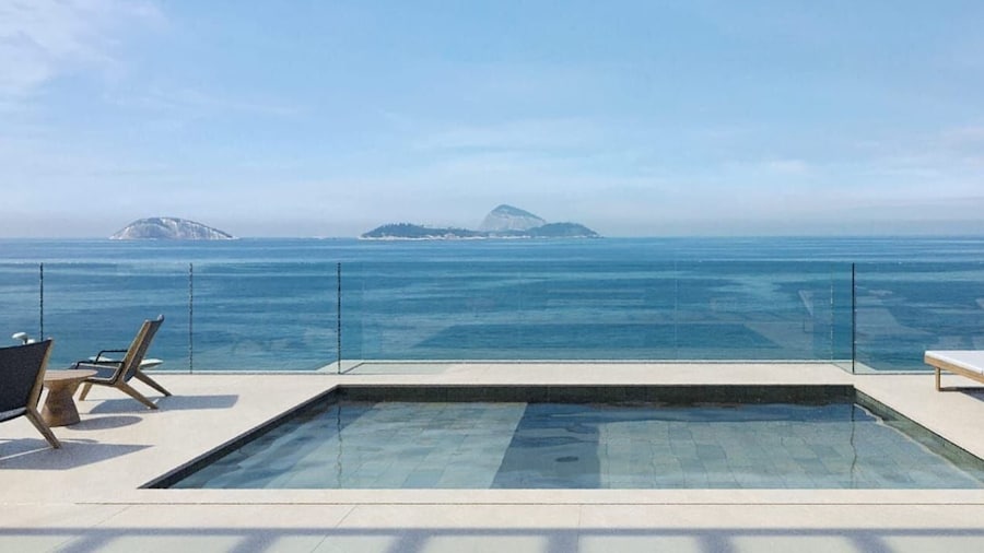 (1402) 2 Suítes, Vista para o Mar e Cristo