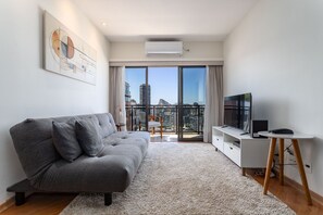 Apartment | Living area | TV - (1402) 2 Suítes, Vista para o Mar e Cristo (Rio de Janeiro)