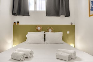 1 chambre, fer et planche Ă repasser, Wi-Fi gratuit, draps fournis
